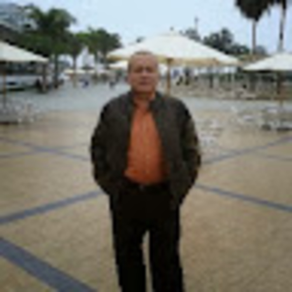 Meet your Posher, Luis